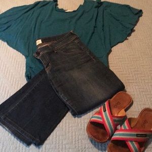 Scoop neck ruffle edge blouse!